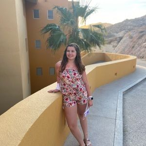 Meet your Posher, Ava